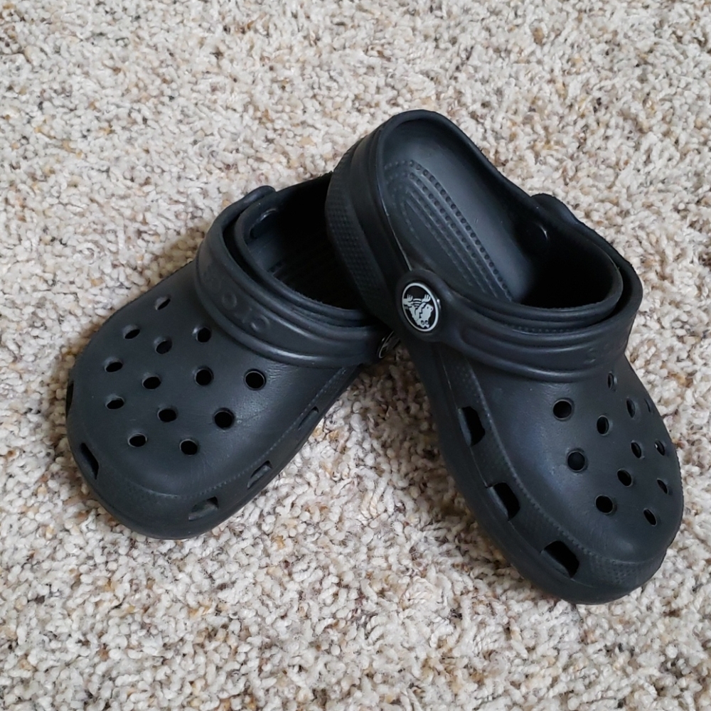 Crocs - black size 6/7
